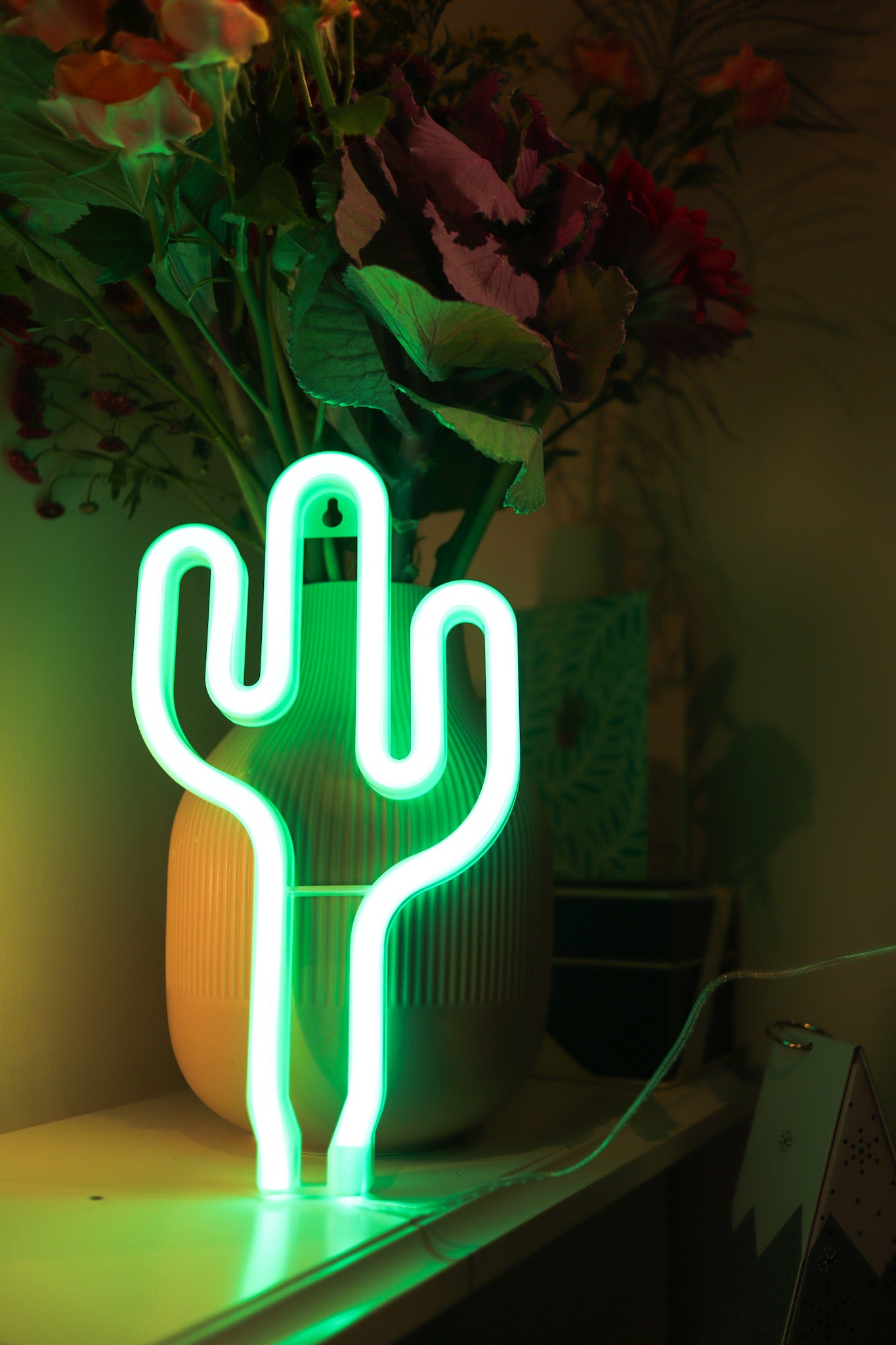 CACTUS Neon LED Light, CACTUS Neon LED Lamp For Living Room & Bedroom, Table & Wall Christmas Decoration for Kids & Adults - Battery Powered - GREEN Colour